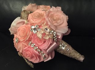Beautiful Quinceañera Bouquet With Expensive Crystals And Decoration